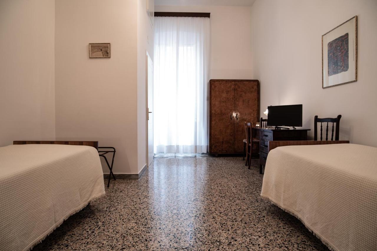 Hotel Aer Bj Vittoria Cagliari Exterior foto
