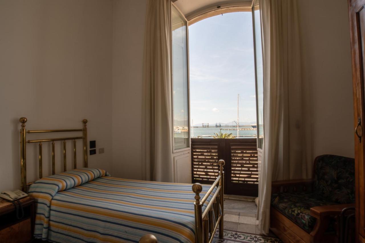 Hotel Aer Bj Vittoria Cagliari Exterior foto