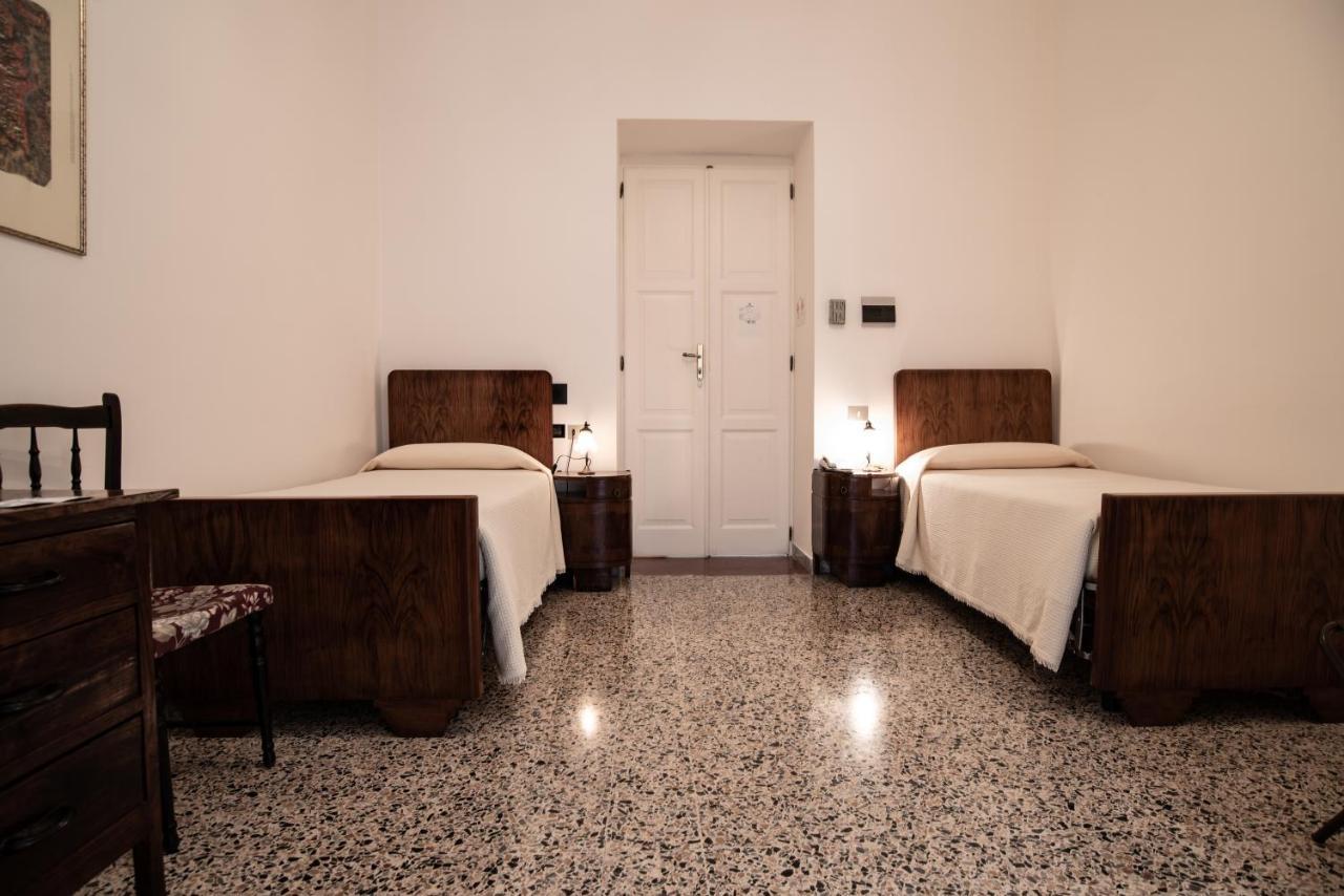 Hotel Aer Bj Vittoria Cagliari Exterior foto