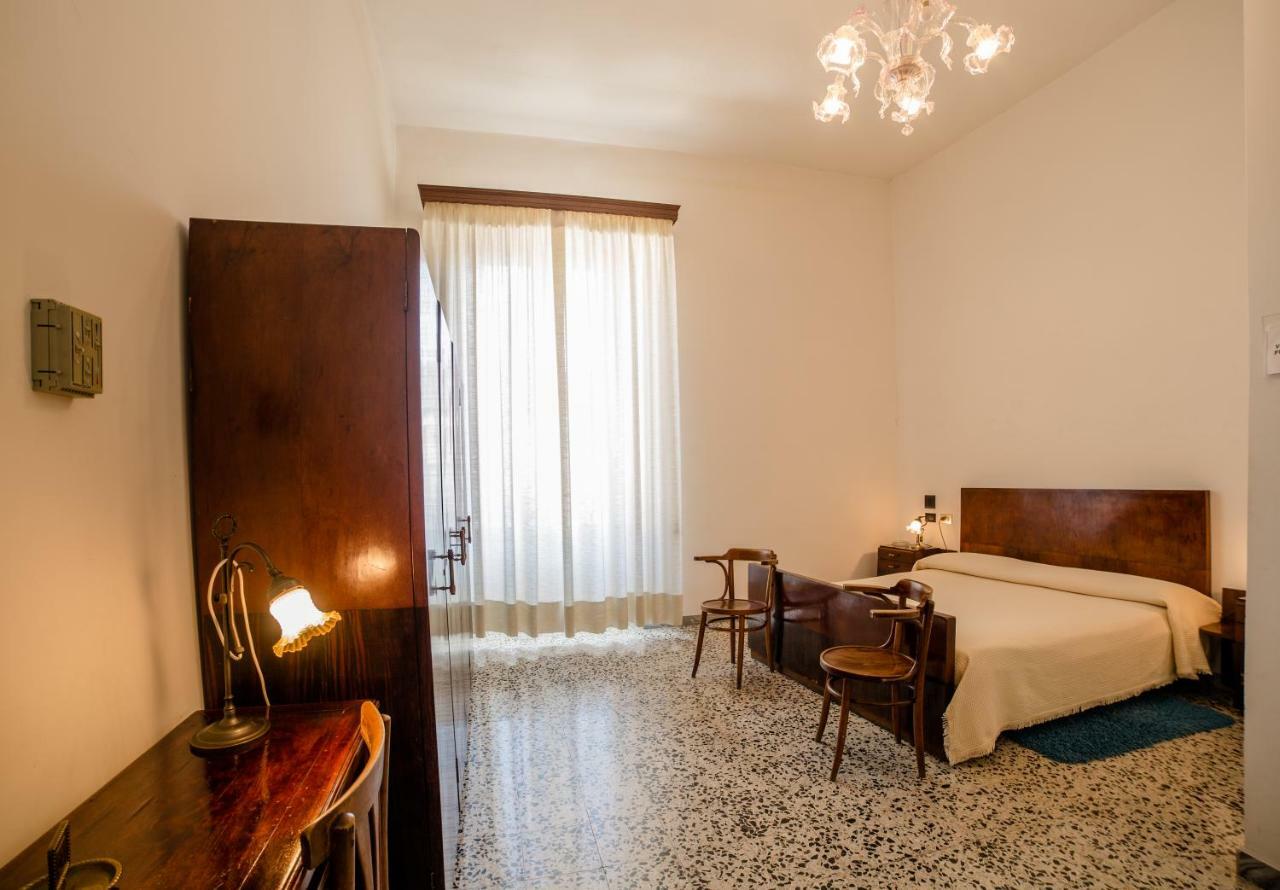 Hotel Aer Bj Vittoria Cagliari Exterior foto